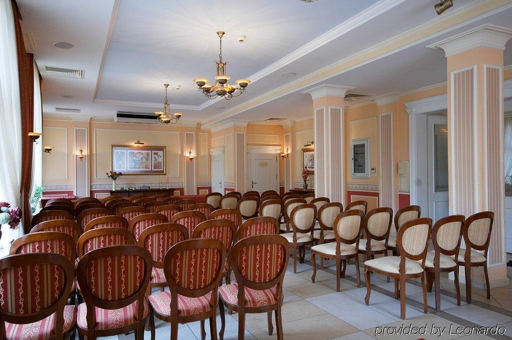 Villa Royal Острув-Велькопольски Удобства фото