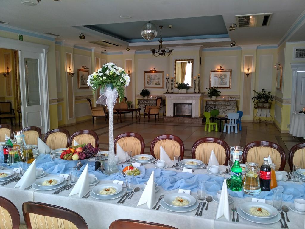 Villa Royal Острув-Велькопольски Экстерьер фото